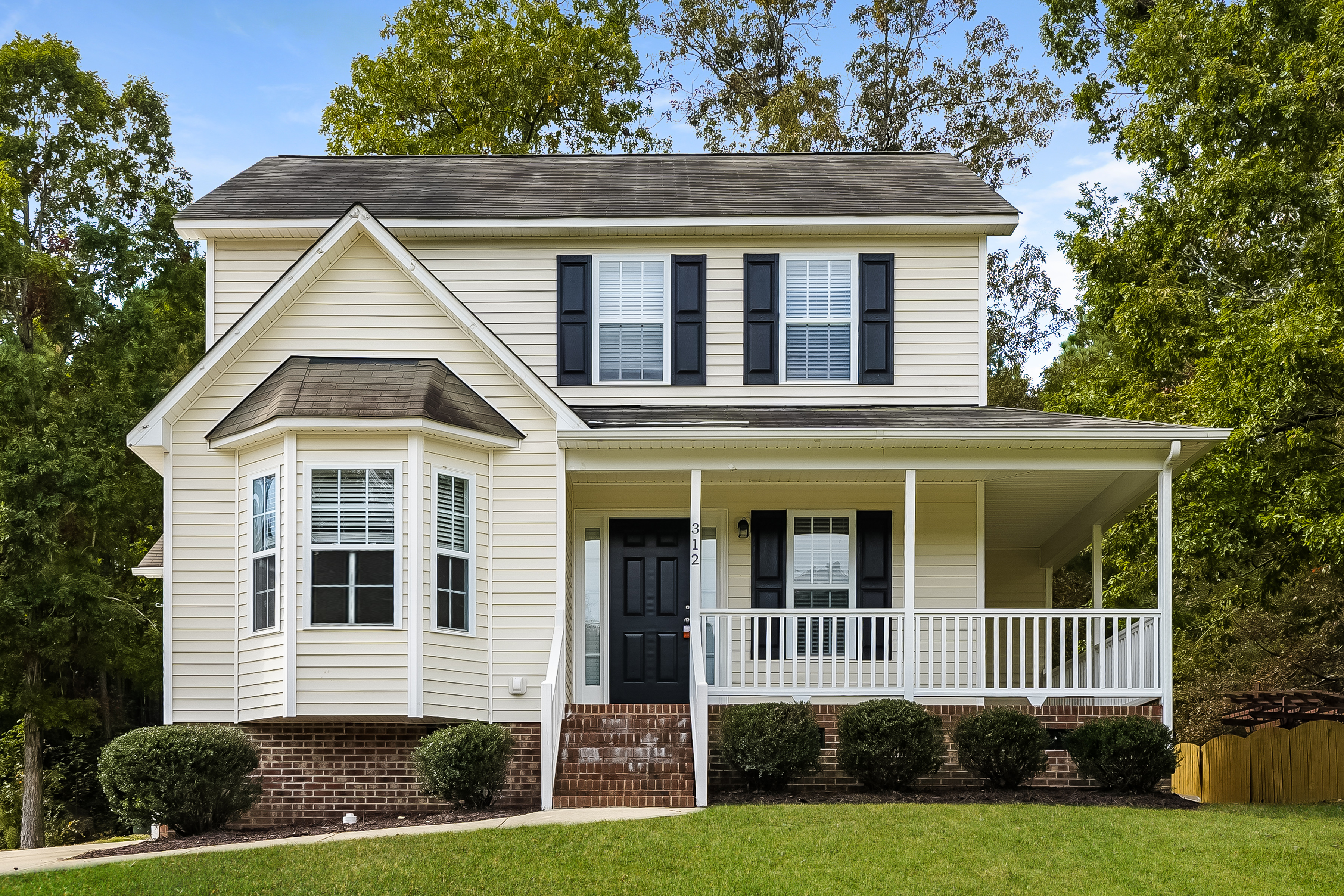 312 Black Forest Dr Clayton, NC 27527